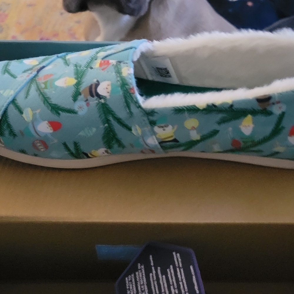 TOMS Alpargata Glow in the Dark faux fur Snowman slip ons size 8M